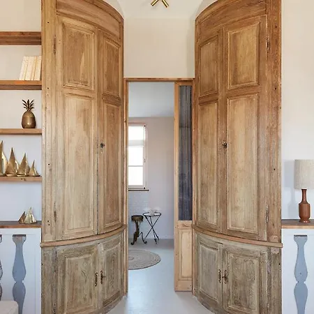 Maisons 322 - La Lumineuse בית הארחה 4*